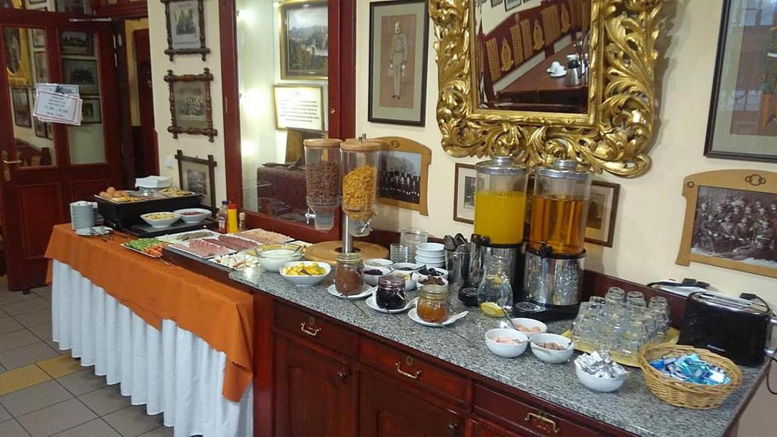Hotel Cisar Ferdinand Loket Ngoại thất bức ảnh